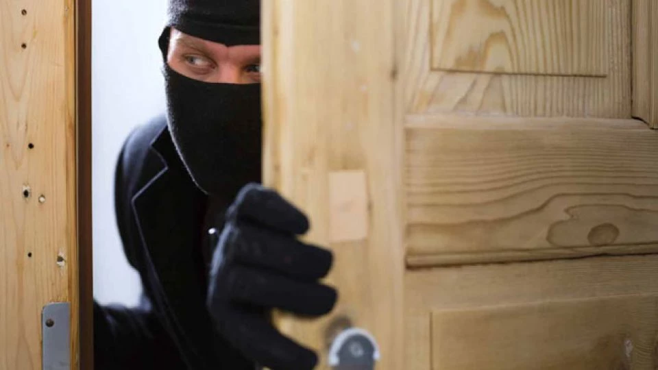 Αυτά μόνο στην Ελλάδα: Έκλεψαν ηγετικό στέλεχος του Ρουβίκωνα στα Εξάρχεια – Δείτε ποιους κάλεσε στη συνέχεια